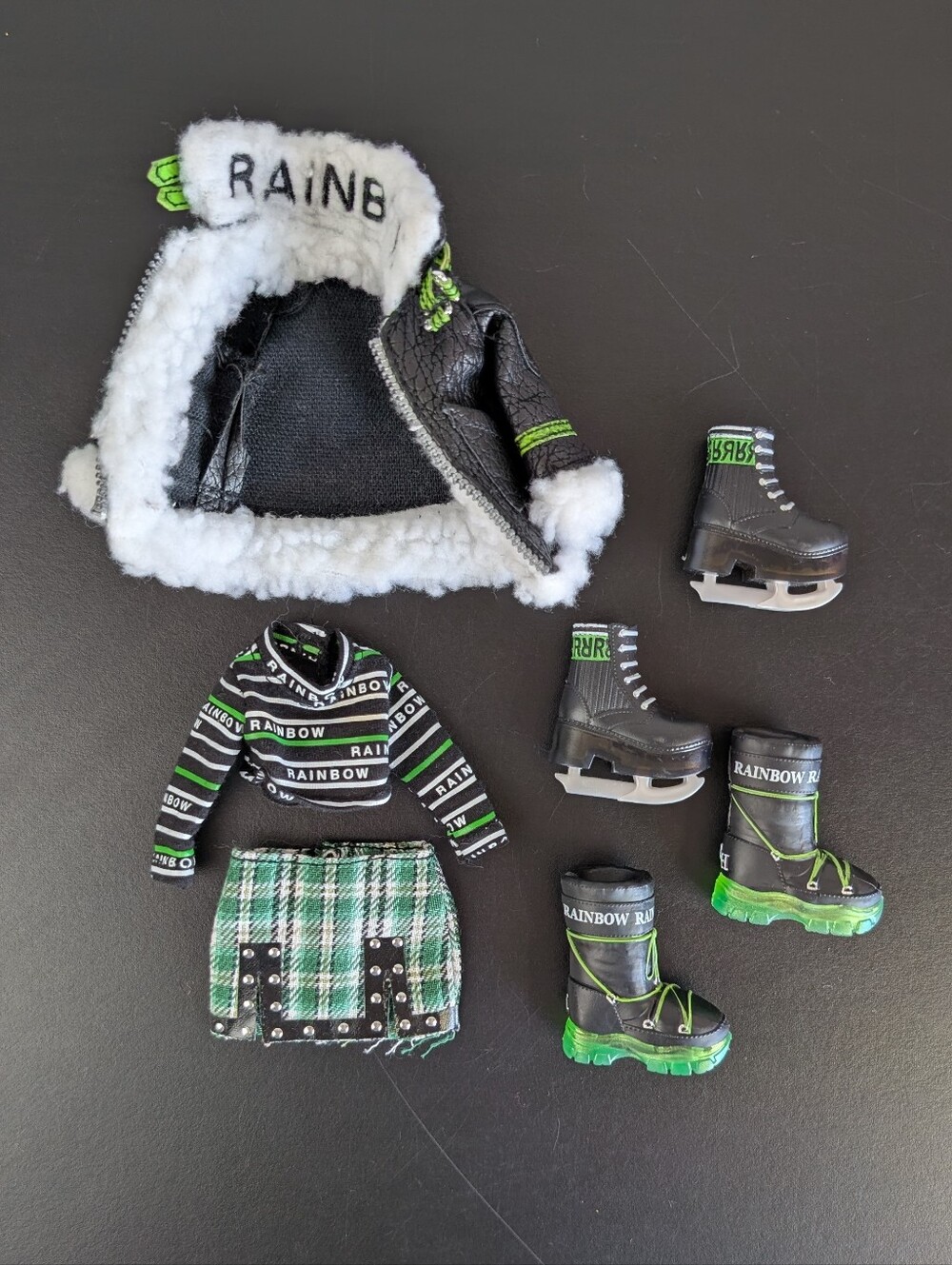 MGA Rainbow High Jade Hunter Outfit, Clothing, Shoes, & Accessories, Green